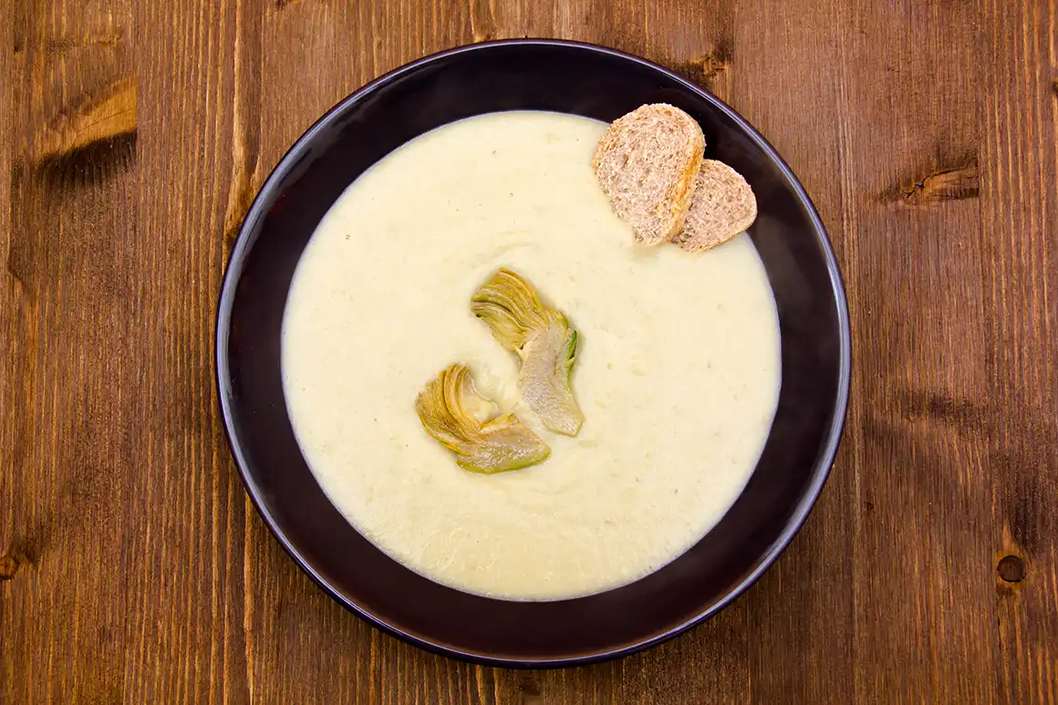 Creamy artichoke soup 