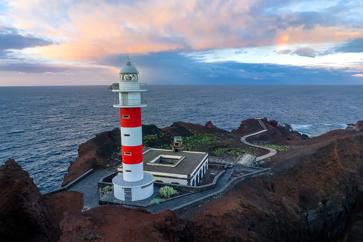 Punta Cumplida Lighthouse (La Palma)