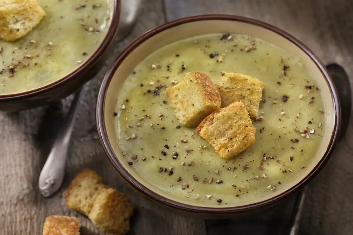 Recepta de sopa freda d'espàrrecs blancs
