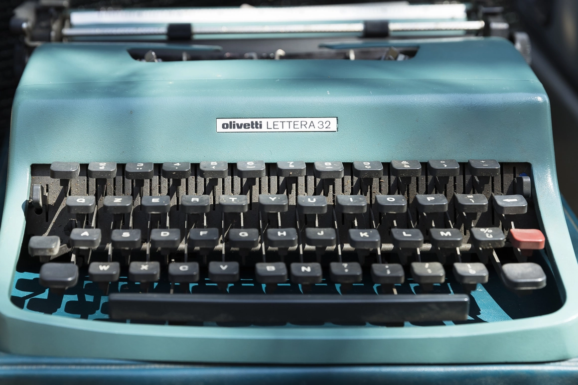 Olivetti Lettera 32: elegancia portátil de diseño italiano