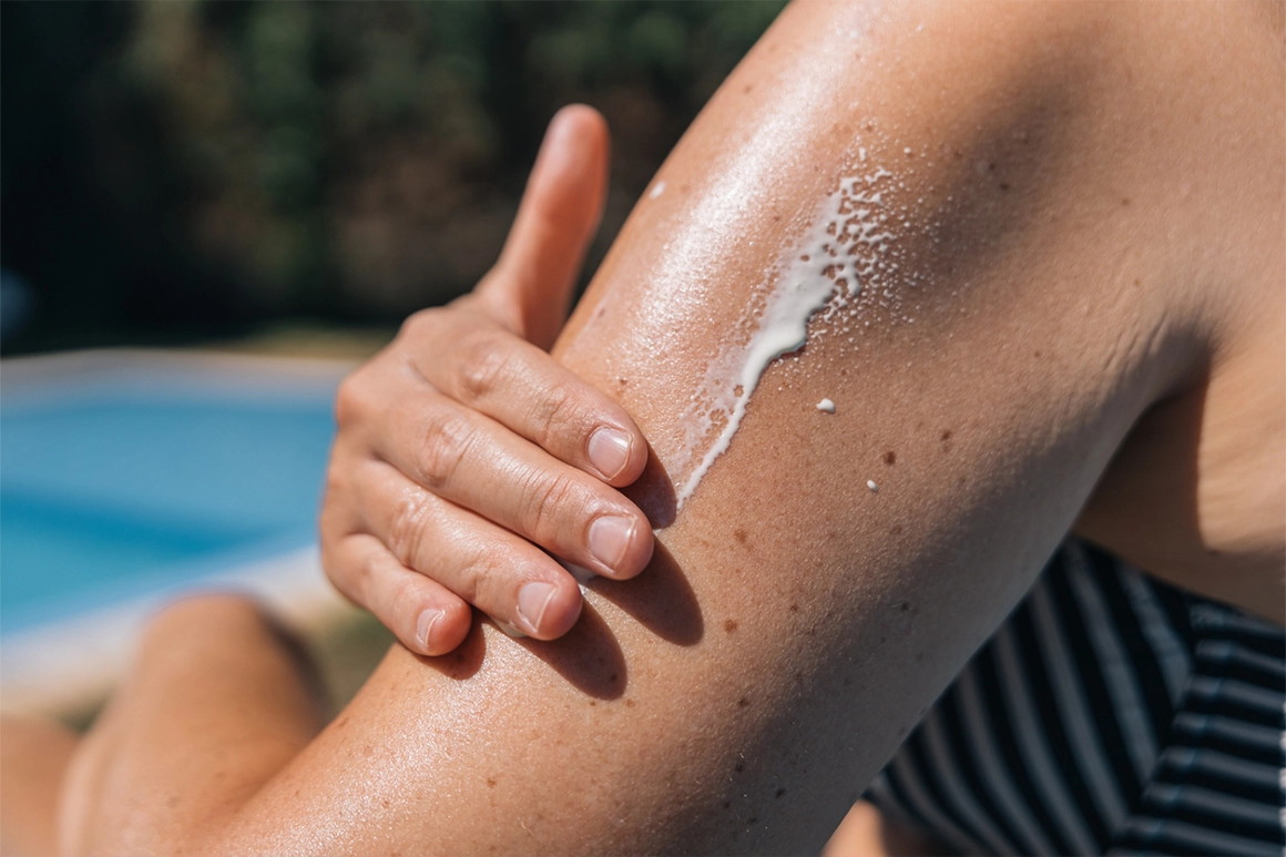 Hidratar la pell abans d'entrar a la piscina
