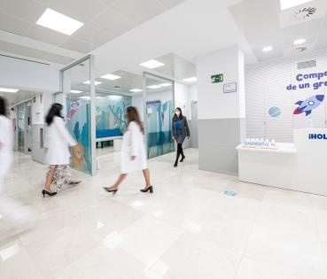El nuevo centro médico-quirúrgico HLA Ramón y Cajal estará operativo en el tercer trimestre del año y se suma a los otros tres centros HLA en la provincia de Sevilla.