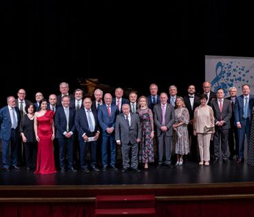 Casi trescientas personas se reunieron en el Teatro Romea para escuchar la música de la Escuela Superior de Música Reina Sofía y rendir homenaje al Dr. Diego Lorenzo.