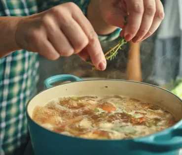 Caldo casero: todo lo necesario para que te salga exquisito