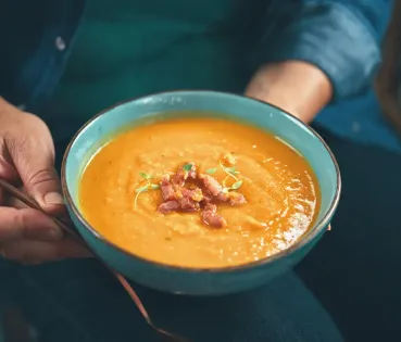 Sopa freda, refrescant i saludable per a l'estiu.