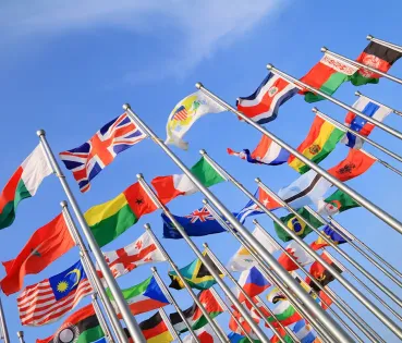 La exclusión y la falta de consenso sobre el petróleo, el carbón y el gas natural han generado tensiones entre los más de 80 países que respaldaron la transición energética sostenible. 