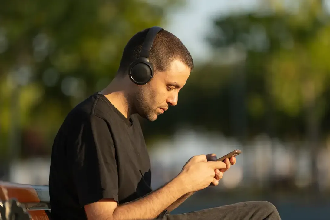 ¿Puede el uso de auriculares provocar pérdida auditiva?