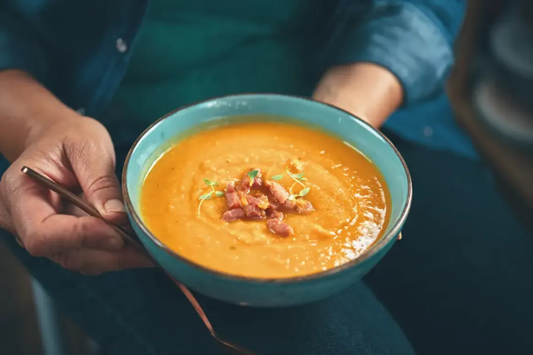 Sopa freda, refrescant i saludable per a l'estiu.