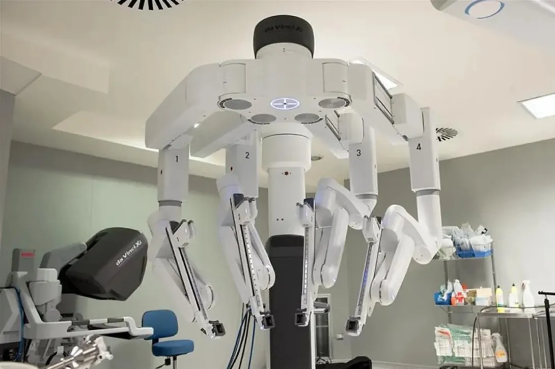 Imagen del nuevo robot quirúrgico Da Vinci.