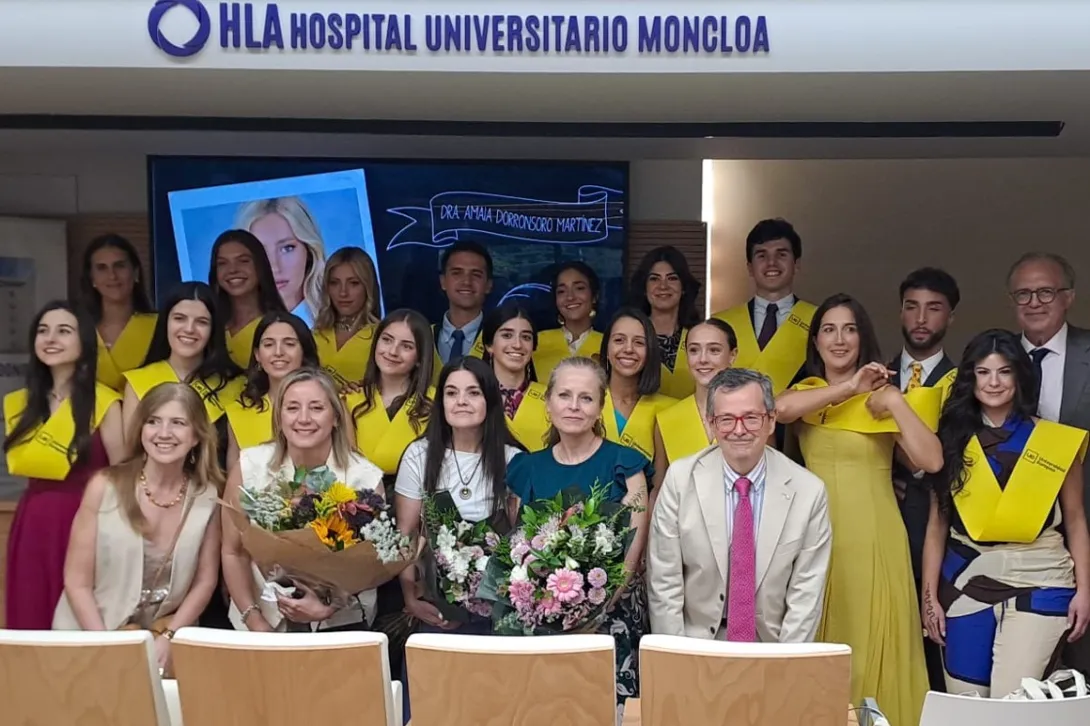 Los integrantes de la 10.ª promoción de médicos formados en el HLA Universitario Moncloa.