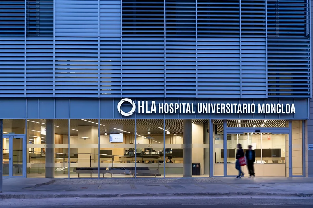 El programa se desarrolla tanto en la propia consulta del hospital como en colaboración con los centros educativos que lo soliciten.